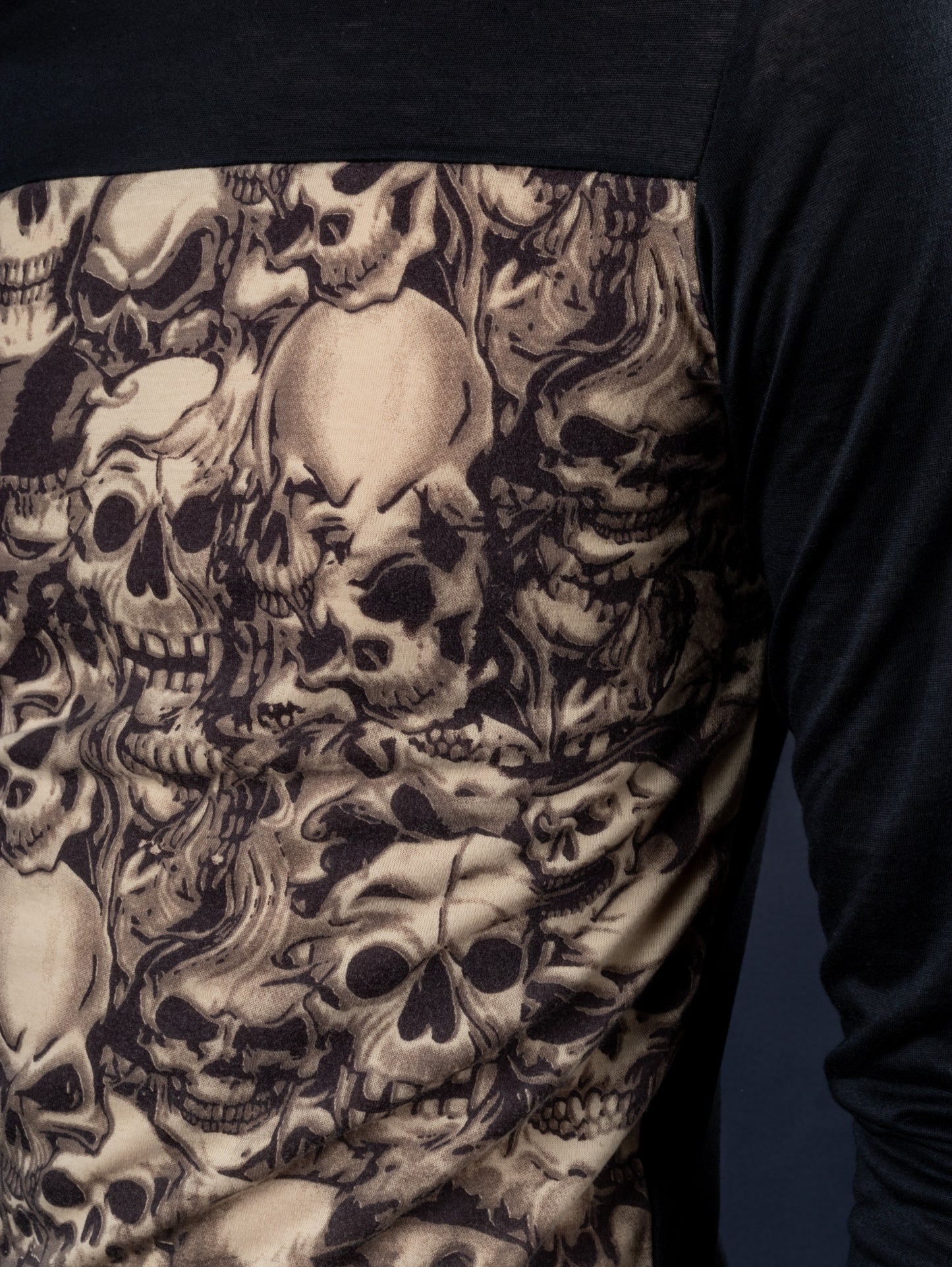 Skulls Gathering Top